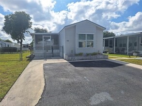 35303 SW 180th Ave in Homestead, FL - Building Photo - Building Photo