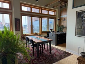 7 W Superior St, Unit 1 in Duluth, MN - Building Photo - Building Photo