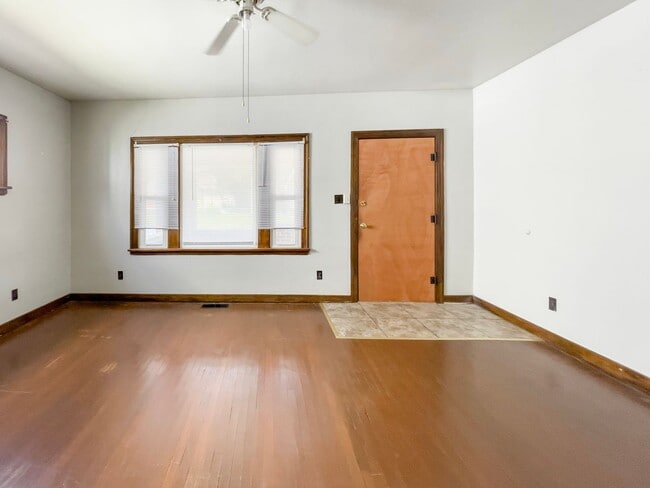 225 S College Ave in Muncie, IN - Building Photo - Building Photo