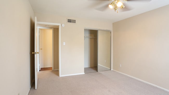 Brandon Oaks Apartments