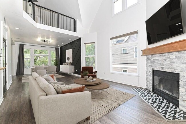 property at 118 W Reservoir Ave