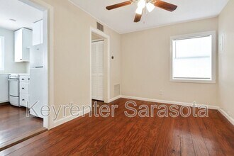 325 Ohio Pl in Sarasota, FL - Building Photo - Building Photo