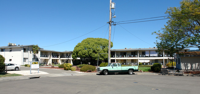 The Bennett in Santa Rosa, CA - Building Photo - Building Photo