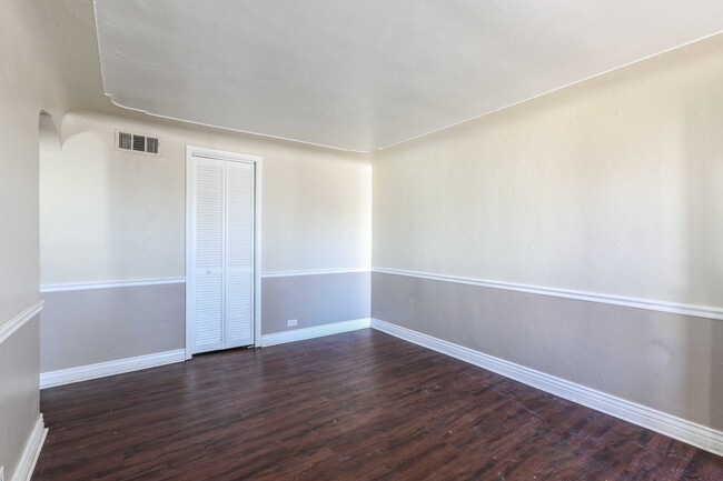 3161 S Lincoln St in Englewood, CO - Building Photo - Interior Photo