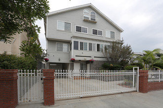 416 N Oxford Ave in Los Angeles, CA - Building Photo - Building Photo