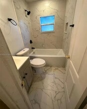 2267 NW 102nd St in Miami, FL - Building Photo - Building Photo