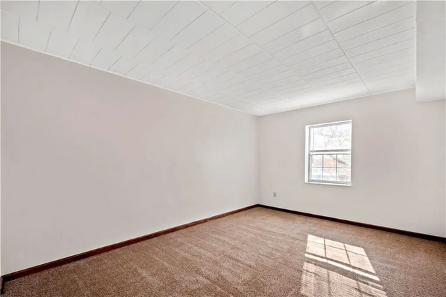 603 Calais Dr, Unit #2104 in Pittsburgh, PA - Foto de edificio - Building Photo