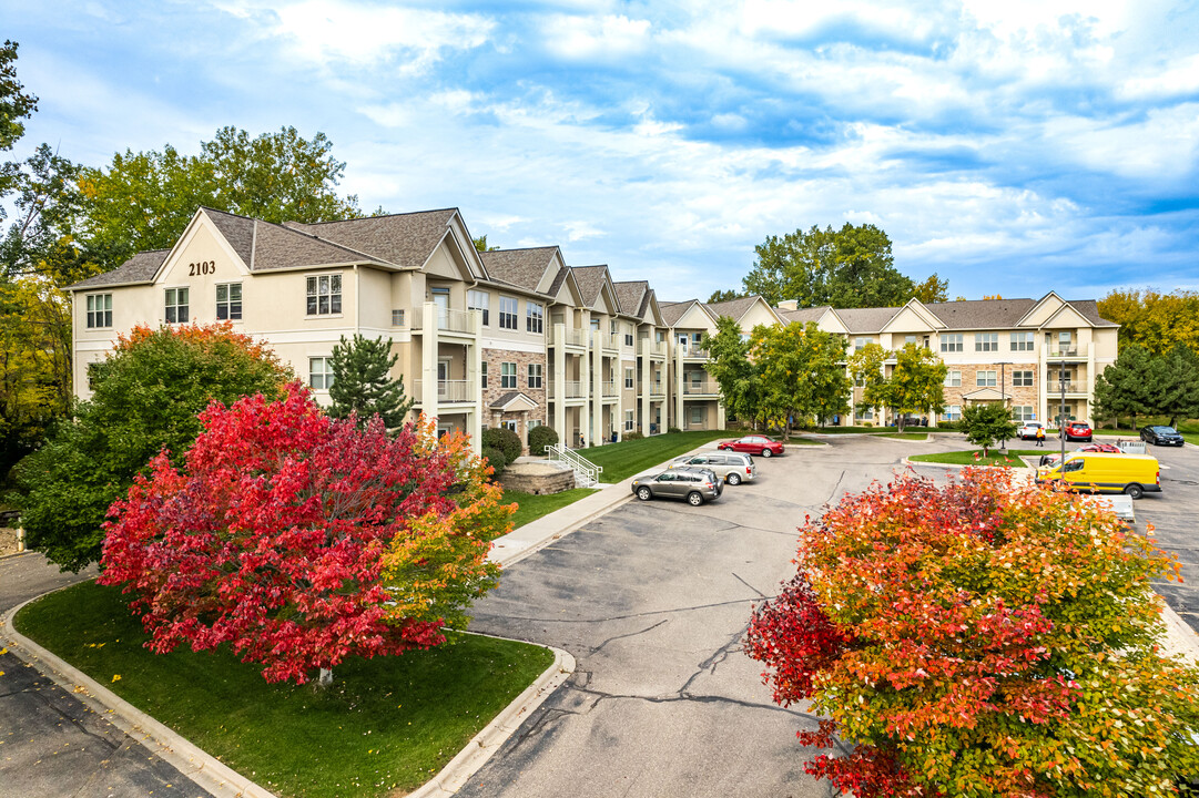 River Ridge Condos in Eagan, MN - Building Photo