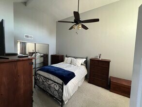 5455 Sylmar Ave in Los Angeles, CA - Building Photo - Building Photo