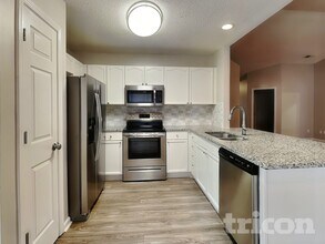 5050 Elizabeth Rd in Charlotte, NC - Building Photo - Building Photo