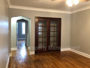 2909 W 56th St in Chicago, IL - Building Photo - Building Photo