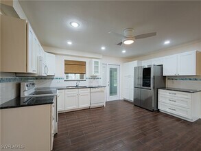 7425 GALLOWAY Rd in Weeki Wachee, FL - Building Photo - Building Photo