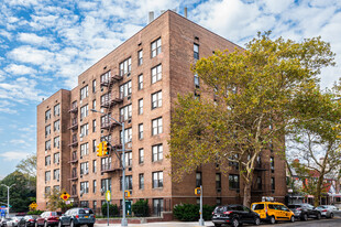 6905 35th Ave in Flushing, NY - Building Photo