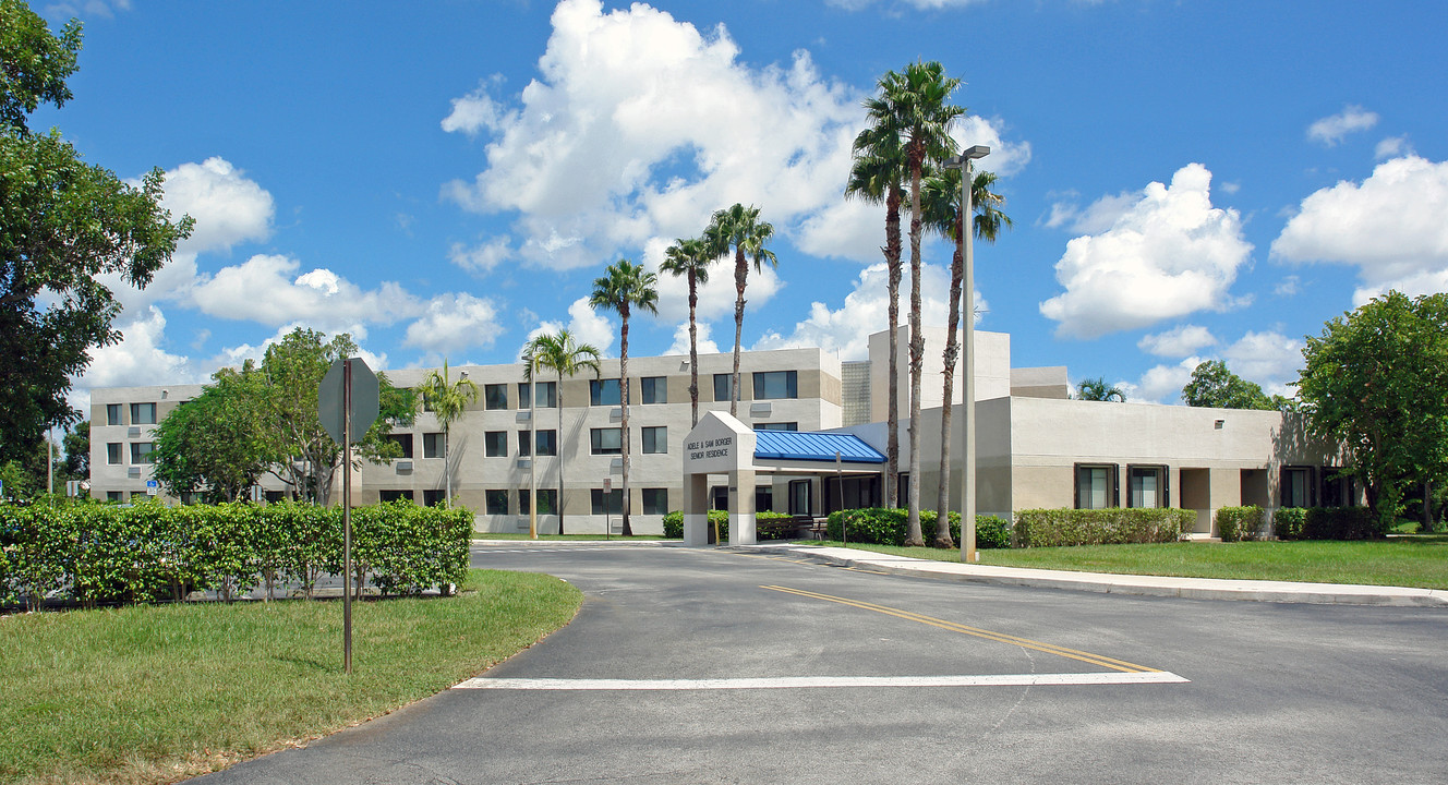 Federation Landings in Sunrise, FL - Building Photo