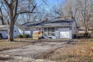 11420 Manchester Ave in Kansas City, MO - Building Photo