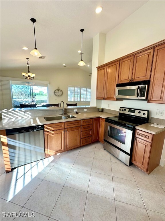 property at 1910 Par Dr