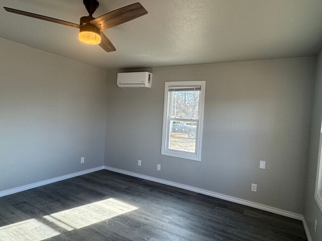 304 S 2nd St in Cache, OK - Building Photo - Building Photo