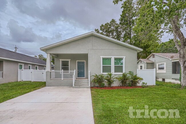 2704 61st Ave N in St. Petersburg, FL - Foto de edificio - Building Photo