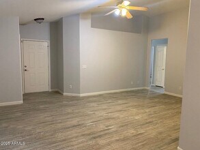 6612 W Whispering Wind Dr in Glendale, AZ - Building Photo - Building Photo