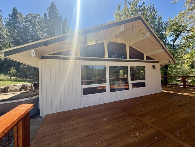 12392 Bitney Springs Rd in Nevada City, CA - Building Photo - Building Photo