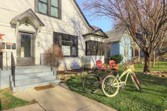 property at 1016 W Hays St