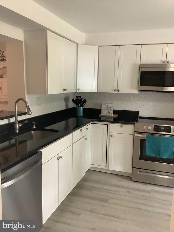 35 Waterview Ct in Evesham, NJ - Building Photo - Building Photo