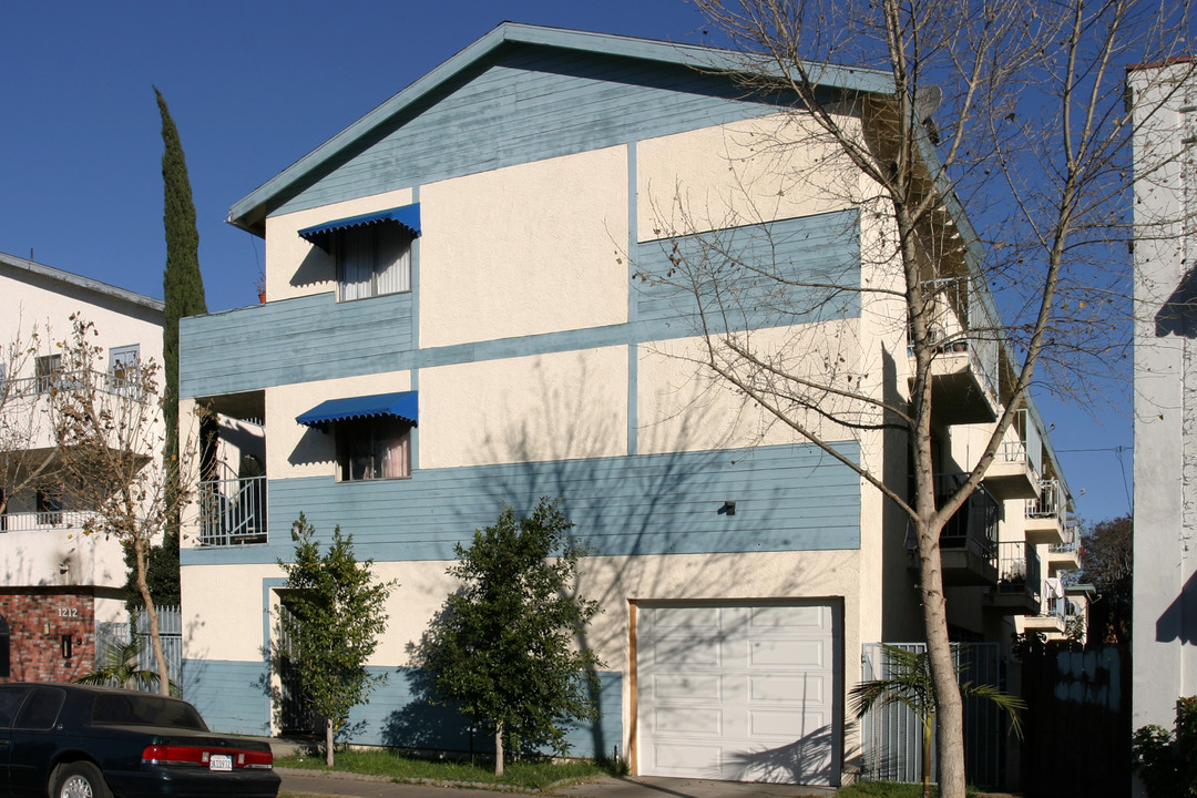 1206 Gladys Ave in Long Beach, CA - Foto de edificio