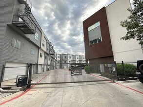 1130 E Quincy St in San Antonio, TX - Building Photo - Building Photo