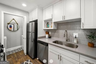 8085 Adair Ln, Unit 4112 in Sandy Springs, GA - Building Photo