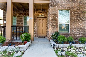 333 Allerton Mews in Lancaster, TX - Building Photo - Building Photo