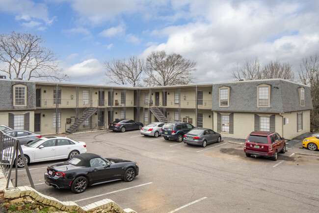 Redmont Square in Birmingham, AL - Foto de edificio - Building Photo