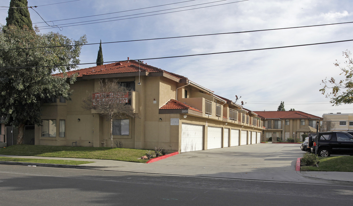 Fullerton Haven Apartments in Buena Park, CA - Foto de edificio