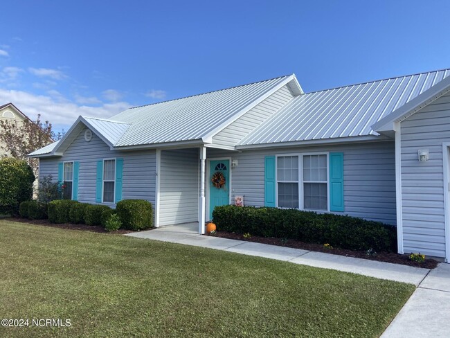 203 Palomino Ln in Swansboro, NC - Foto de edificio - Building Photo