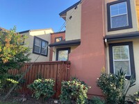 211 4th St in West Sacramento, CA - Foto de edificio - Building Photo