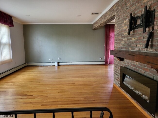 2 Gilbert Ave in Elmwood Park, NJ - Building Photo - Building Photo