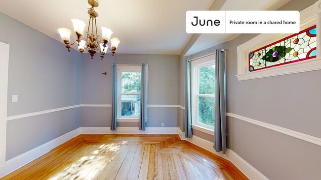 Private bedroom in 7 bed/2 bath Home in Boston, MA - Building Photo - Building Photo