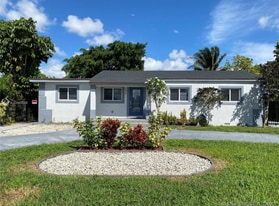 7313 SW 16th Terrace in Miami, FL - Building Photo