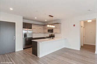 7340 W Irving Park Rd in Norridge, IL - Building Photo - Building Photo
