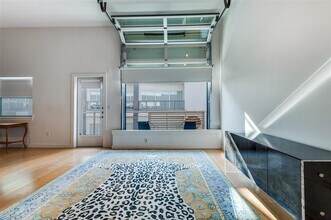 1111 S Akard St in Dallas, TX - Building Photo - Building Photo