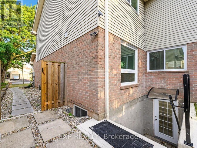 3101 Tours Rd in Mississauga, ON - Building Photo - Building Photo