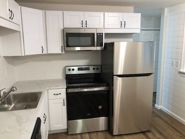 85 Old Town Rd in Vernon, CT - Building Photo - Building Photo