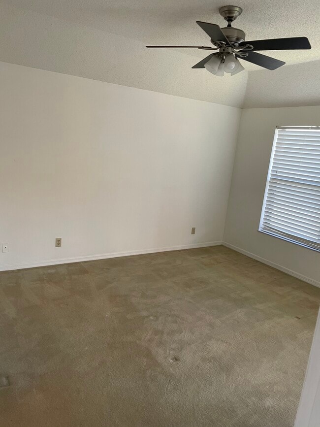 6021 SE Landing Way, Unit 7 in Stuart, FL - Foto de edificio - Building Photo