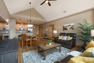 2051 N Main St in Coeur d'Alene, ID - Building Photo - Building Photo