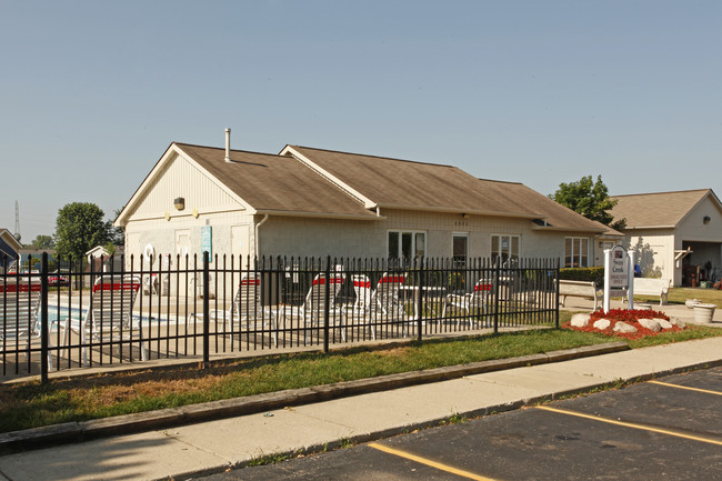 Swan Creek in Ypsilanti, MI - Foto de edificio - Building Photo