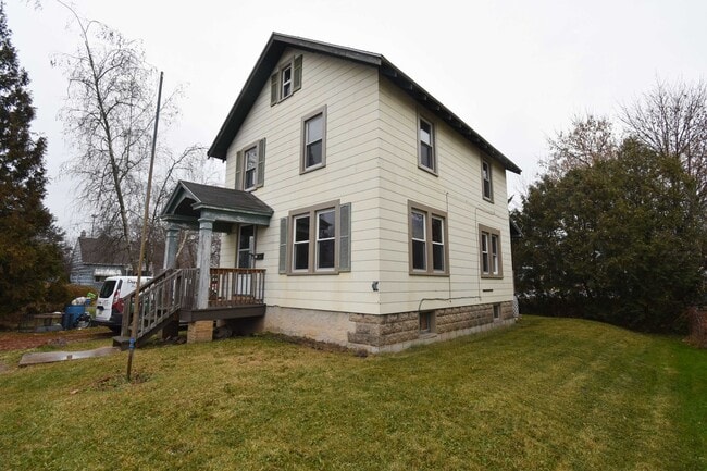 22 Main St in Mill Hall, PA - Building Photo - Building Photo