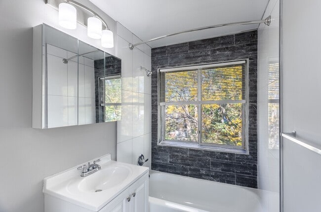 Bradford Commons photo'