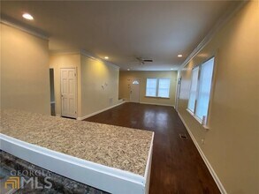 251 Holly Rd NW in Atlanta, GA - Building Photo - Building Photo