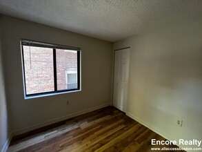 5 Elmer St, Unit 205 in Cambridge, MA - Building Photo - Building Photo