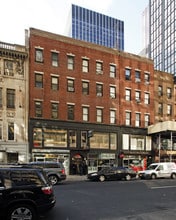 56 W 56th St in New York, NY - Building Photo - Building Photo