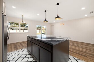 1518 Orchid Ave in McAllen, TX - Building Photo - Building Photo